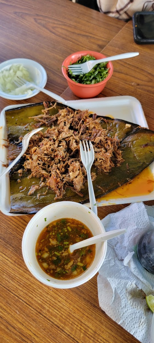 Barbacoa de Borrego echa en Penca de Maguey 100% D.F.