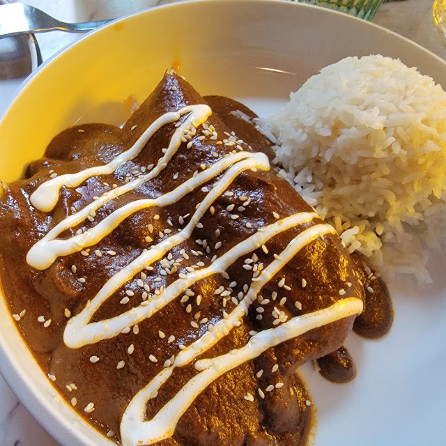 Enmoladas Chicken