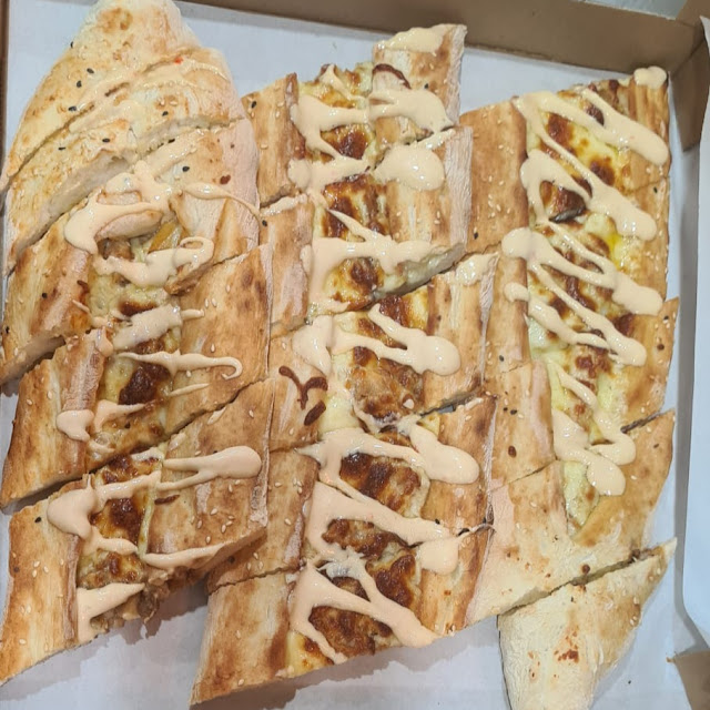 Chicken Pide