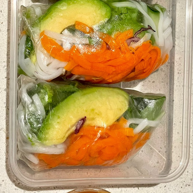 Avocado Fresh Spring Rolls with Peanut Sauce