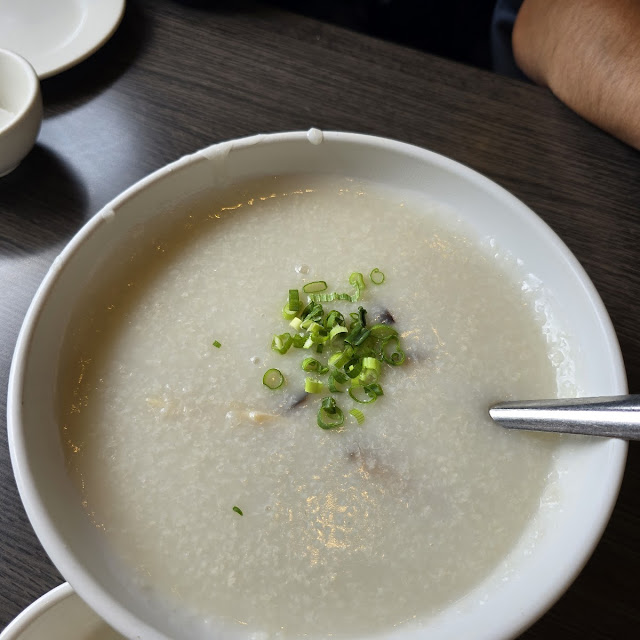 Congee with Mushroom and Shredded Chicken