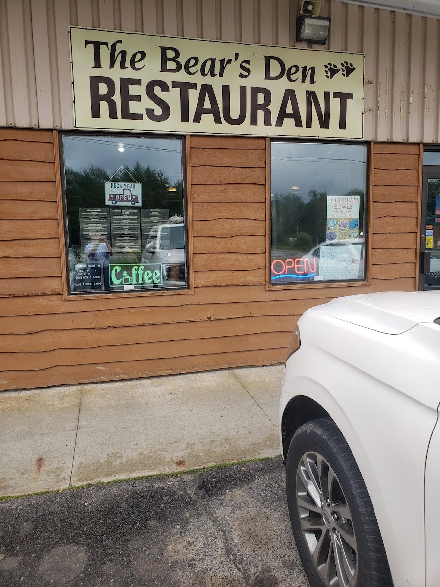 Bear's Den Restaurant