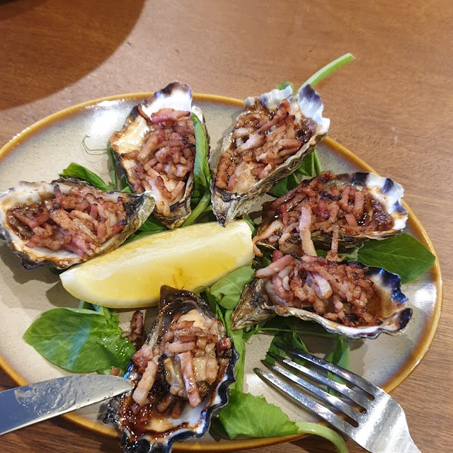 Oysters Kilpatrick