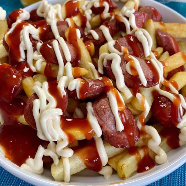 Salchipapas