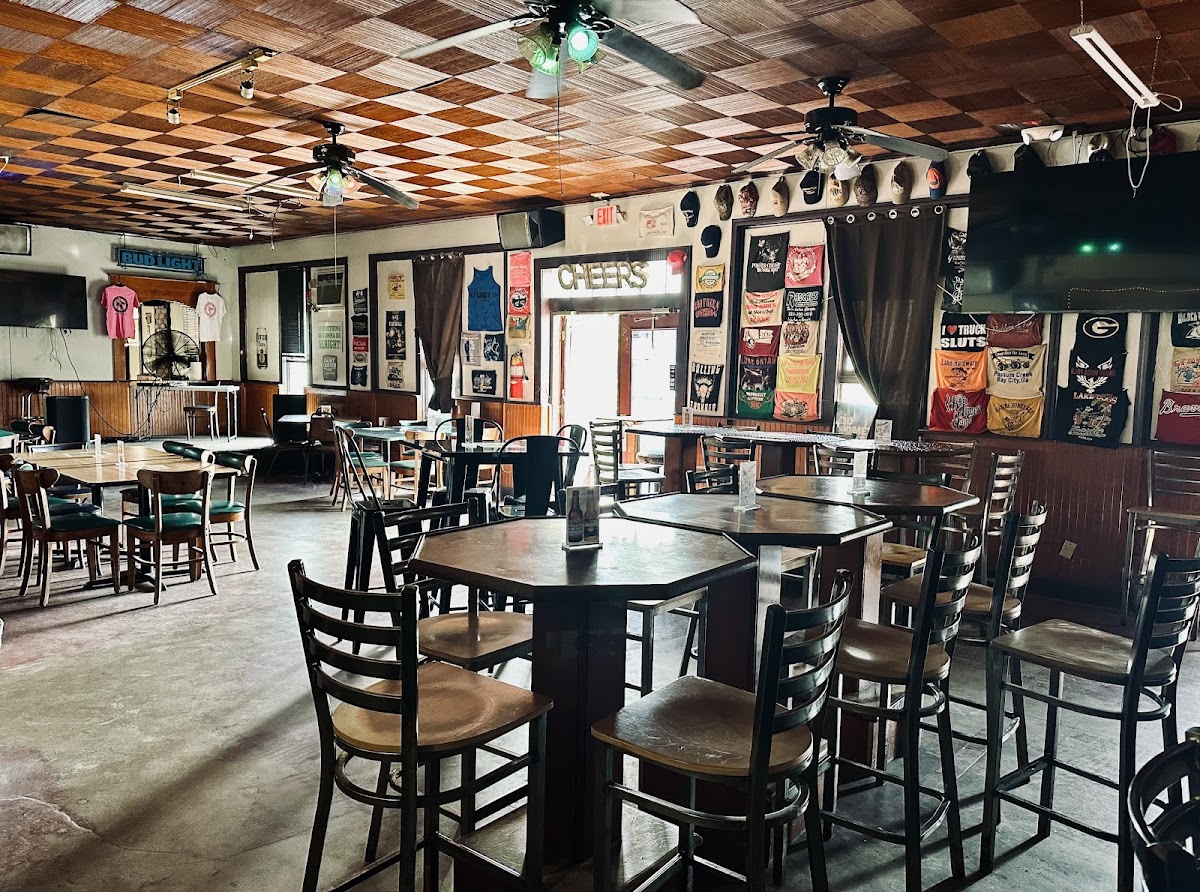 Big Dummy's Bar