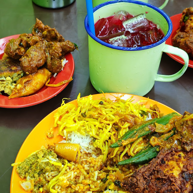 Nasi Kandar with Fried Chicken & Squid and Sirap Limau AIS