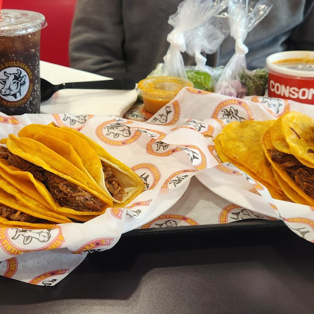 Tacos De Birria De Res Suaves Y Consome De Birria