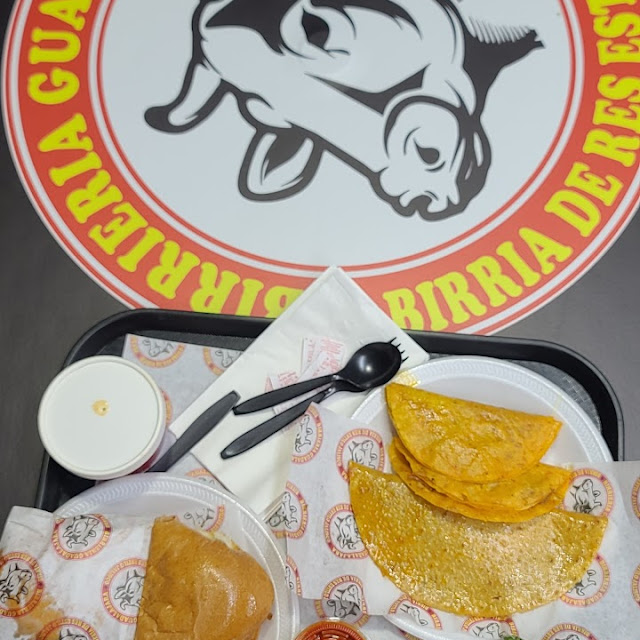 Quesabirria Y Birria Tacos Dorrados Y Torta De Birria