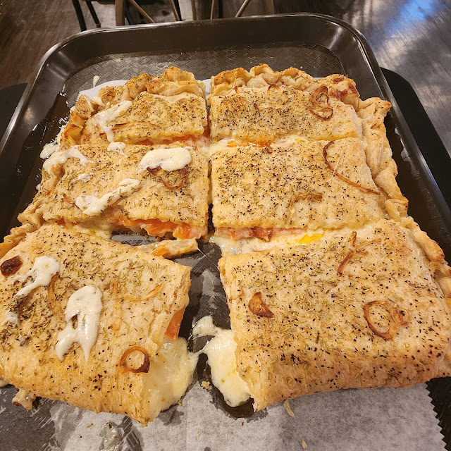 Double Crust Pizza with Tomato