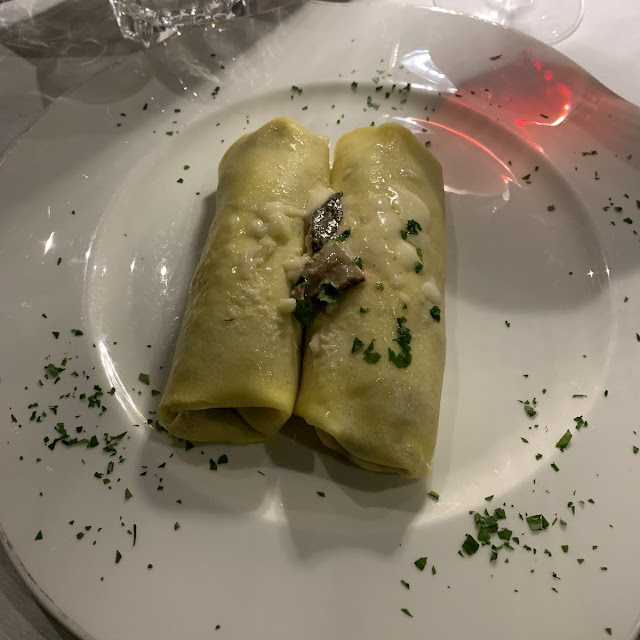 Crespelle Ai Funghi Porcini E Tartufo Nero