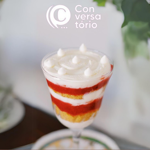 Taça Cream Cheese Com Geleia de Morango