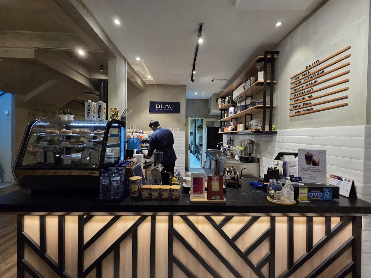 Blau Eatery & Coffee - Kelapa Gading