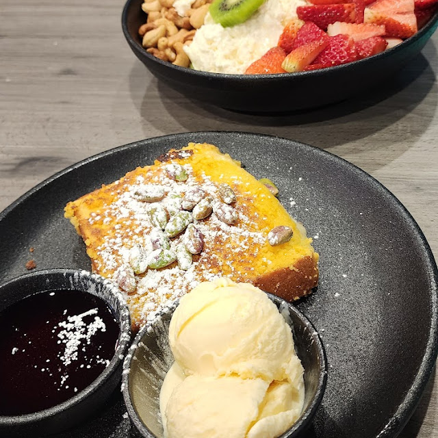 Knafeh Toast