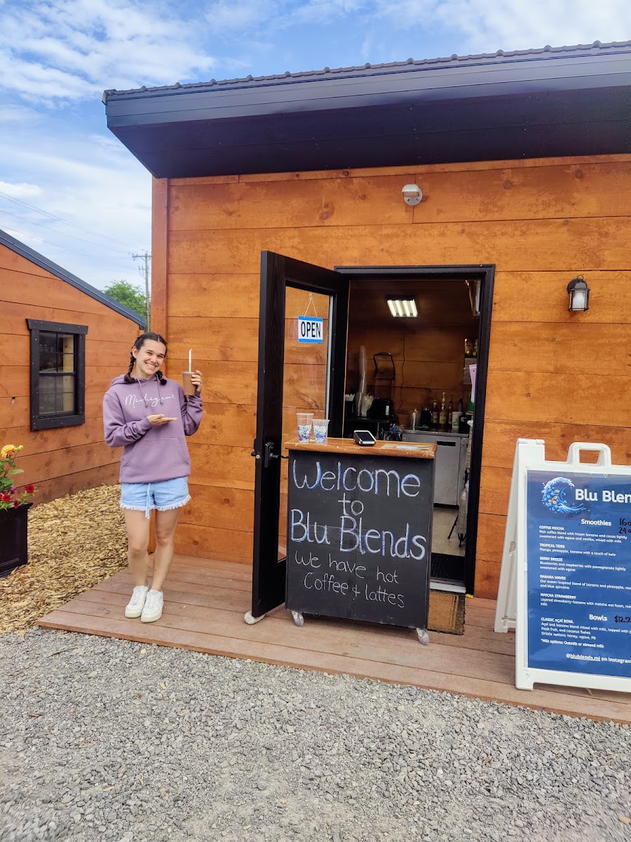 Blu Blends Smoothies & Acai Alpena