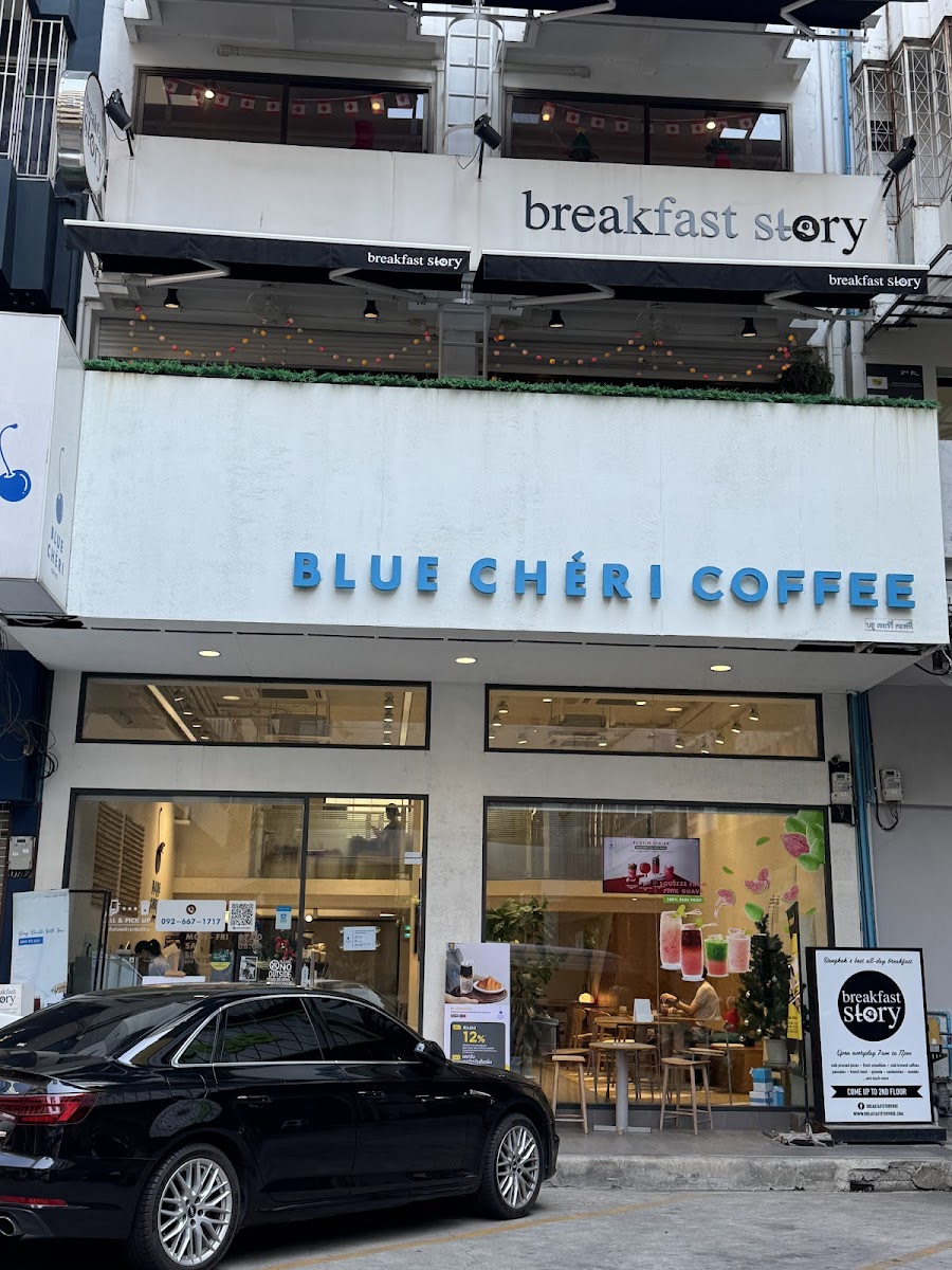 Blue Chéri Cafe (Ploenchit)