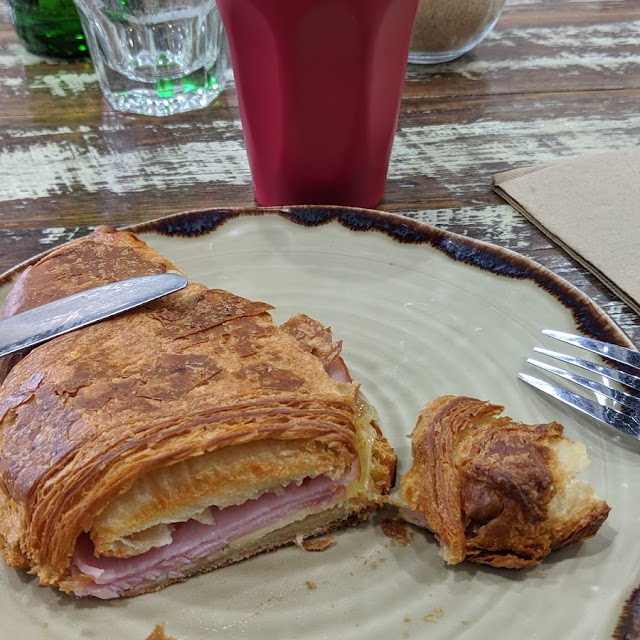 Croissant Sandwich
