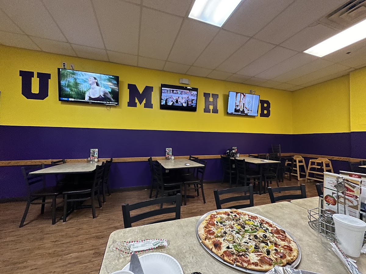 Bobby Lupo's NY Style Pizzeria