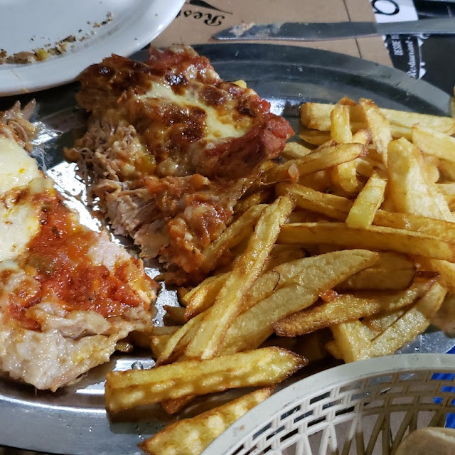 Matambre A la Pizza Con Papas Fritas