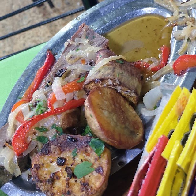 Carne Al Horno Con Papas Y Batata