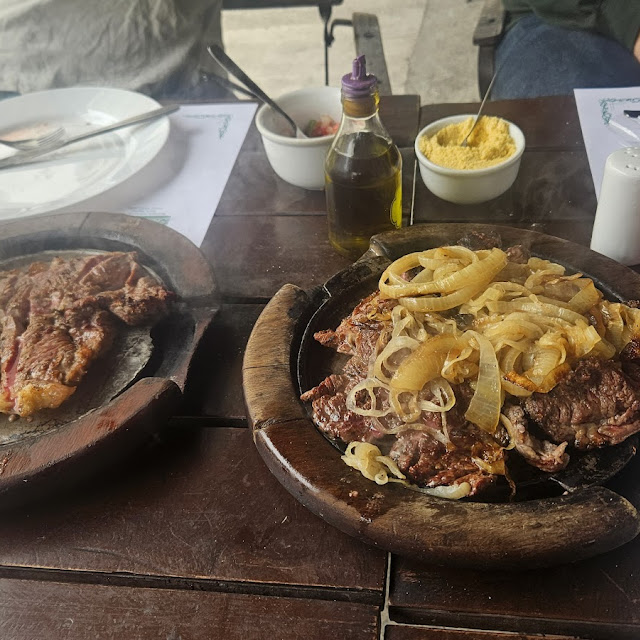 Bife de Chorizo E Noix Acebolado