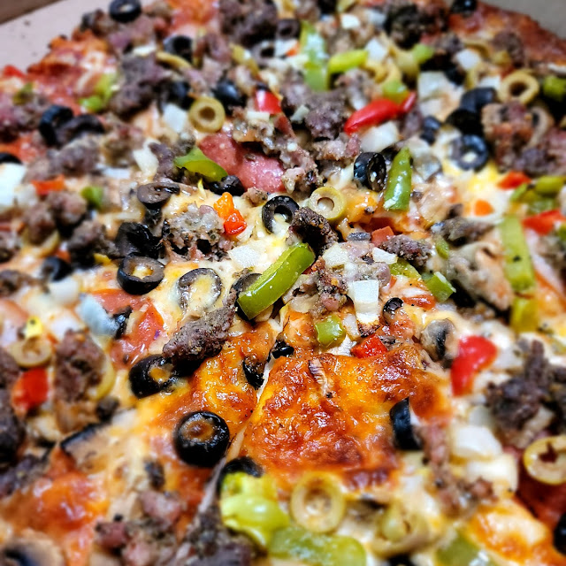 Bonnie and Clyde's Special Pizza