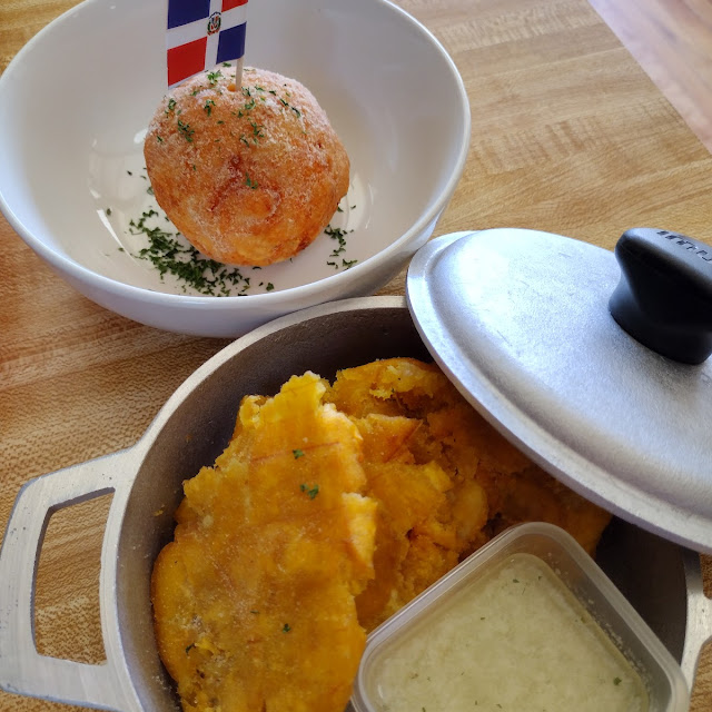 Papa Relleno & Tostones