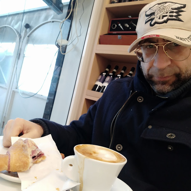 Cappuccino E Cornetto