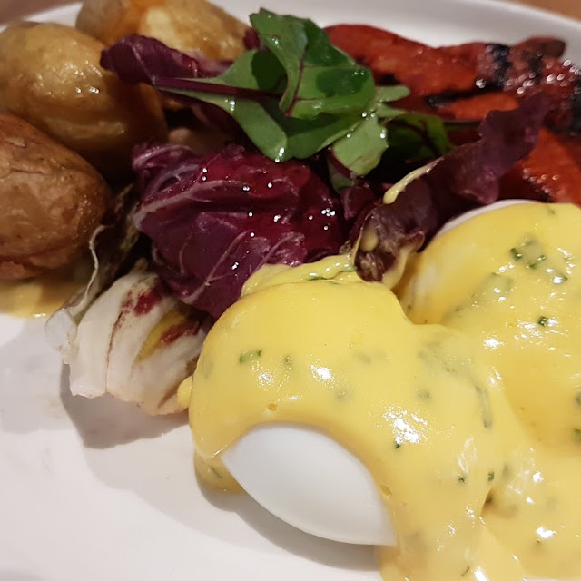 Eggs Benedict