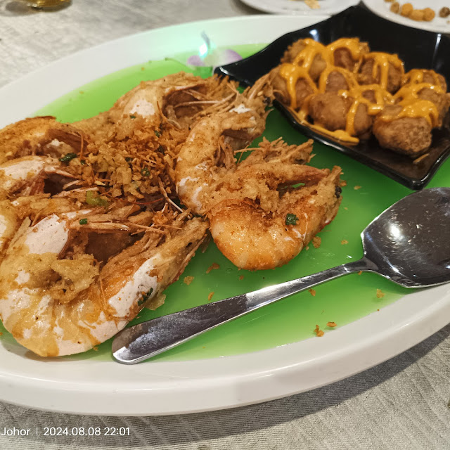 盐虾拼海鲜豆腐