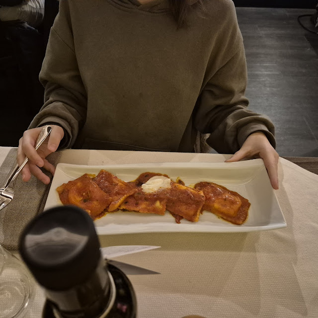 Ravioli Alla Burrata Con Trilogia Di Pomodoro