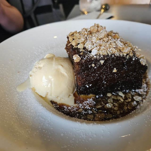 Sticky Date Pudding with Icecream