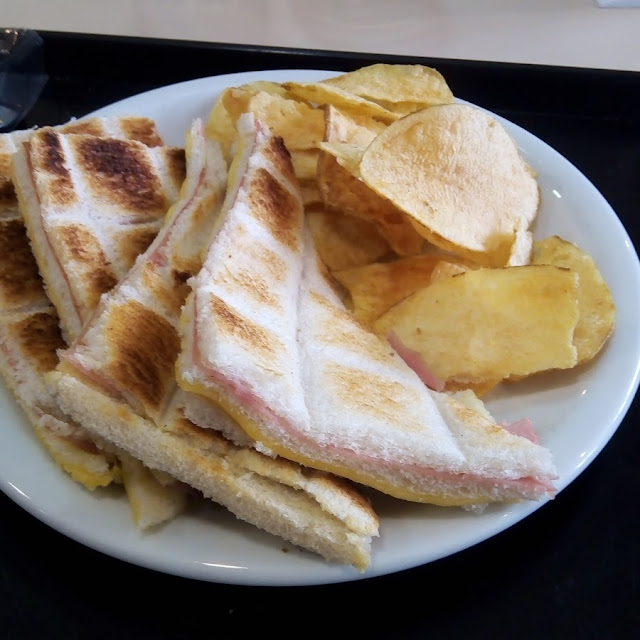 Tostado Con Papas Fritas