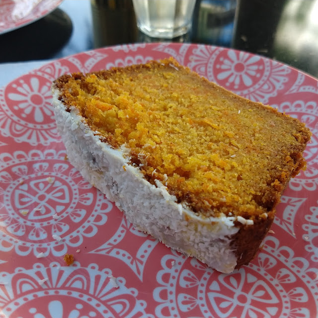 Porción de Budín de Zanahoria Vegano