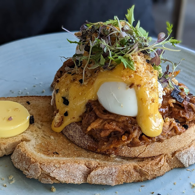 BBQ Eggs Benedict