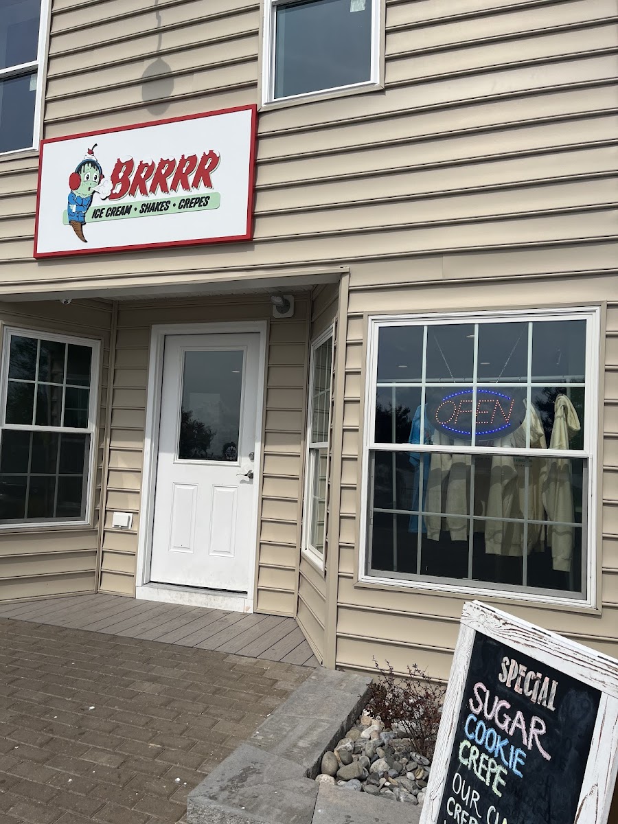 Brrrr Ice Cream, Shakes & Crepes