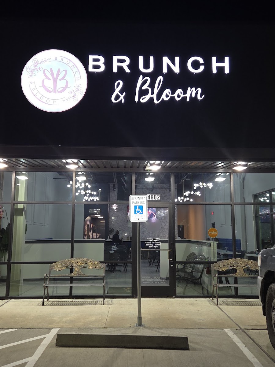 Brunch & Bloom