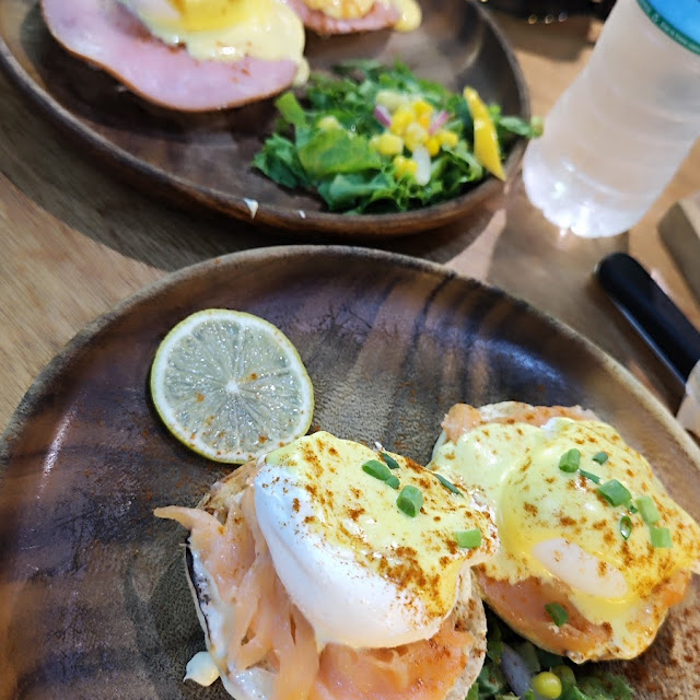 Eggs Benedict