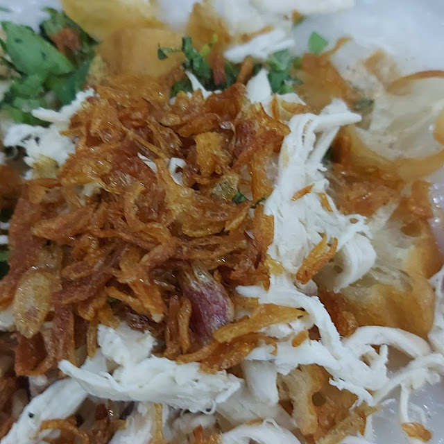 Bubur Ayam Dengan Telor