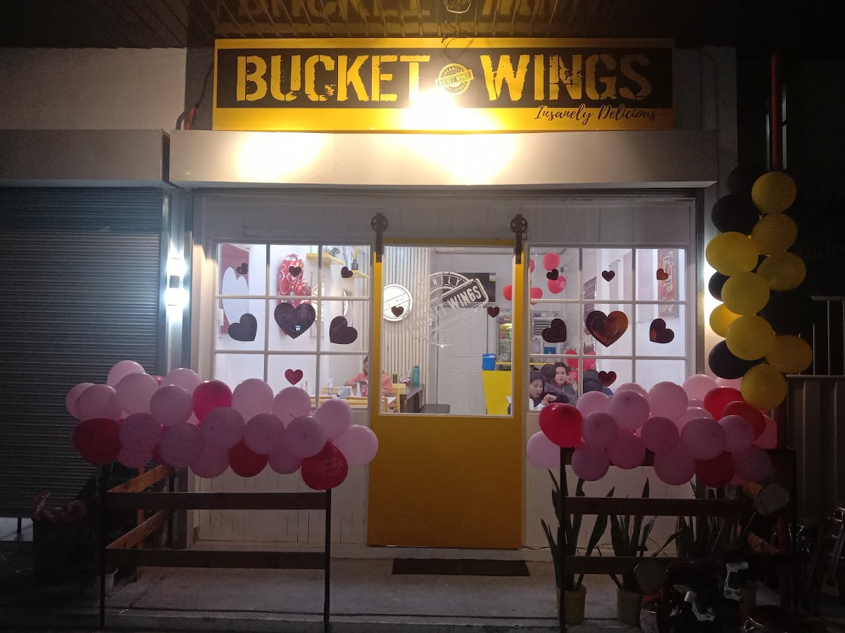 BUCKET WINGS ANGELES - MAIN