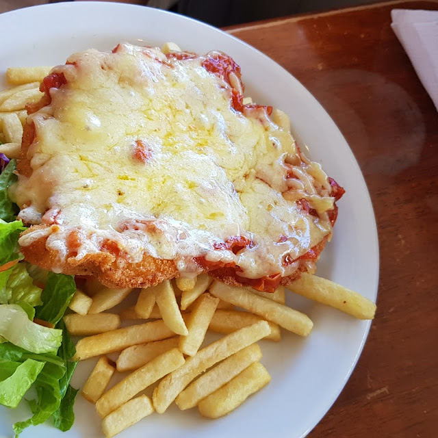 Bucks Super Chicken Parmigiana