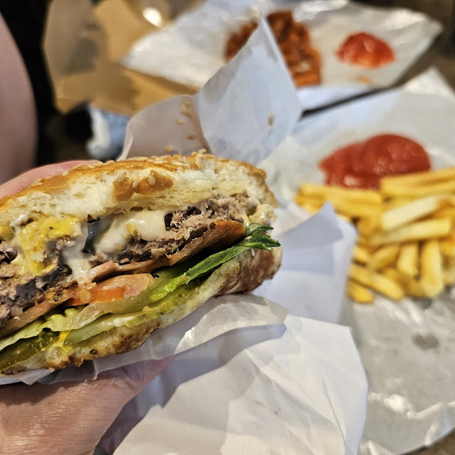 Classic Cheeseburger
