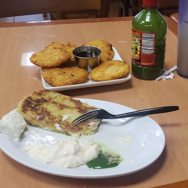 Rigua with Cheeses and Sour Cream