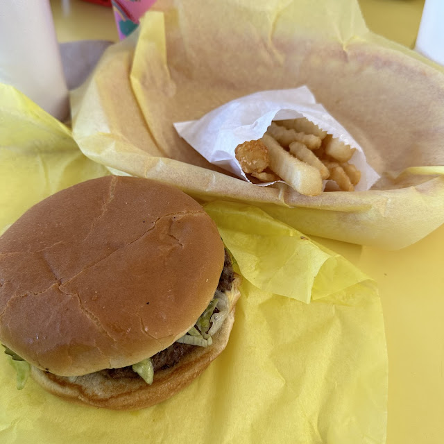 Box Cheeseburger