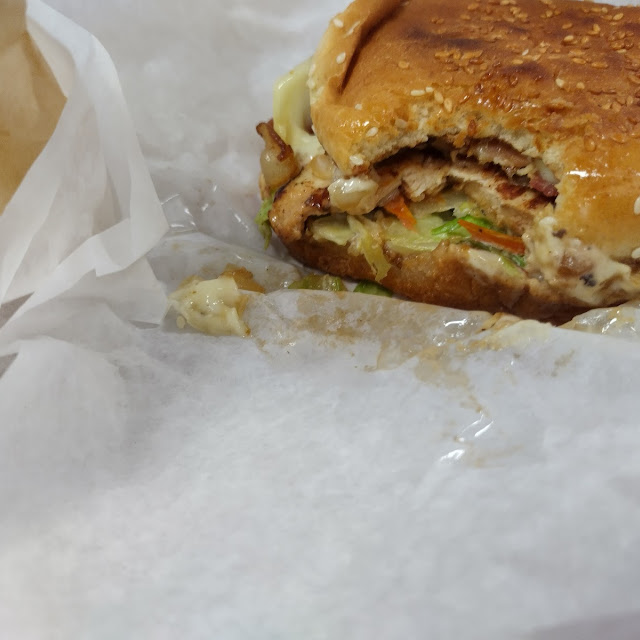 Grilled Chicken Breast Sandwich w Fries