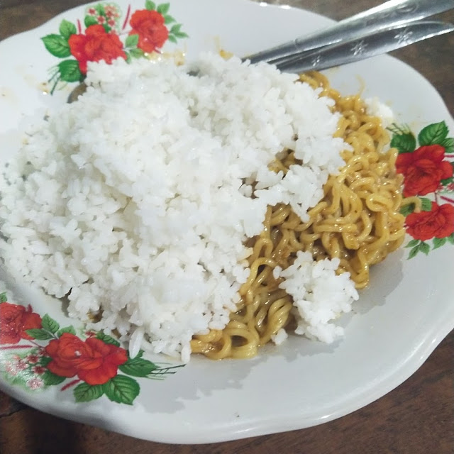 Nasi Mie Goreng