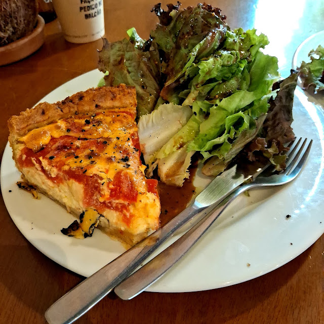 Quiche de Tomate Com Salada