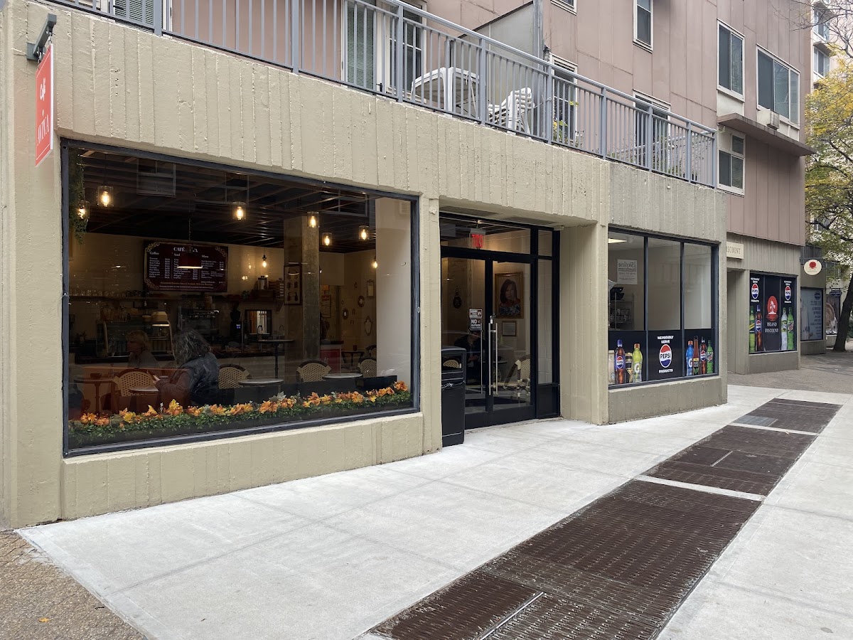 Cafe Aviva