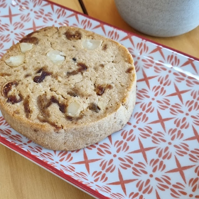 Macadamia and Fig Cookies