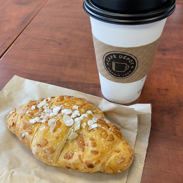 Croissant Aux Amandes