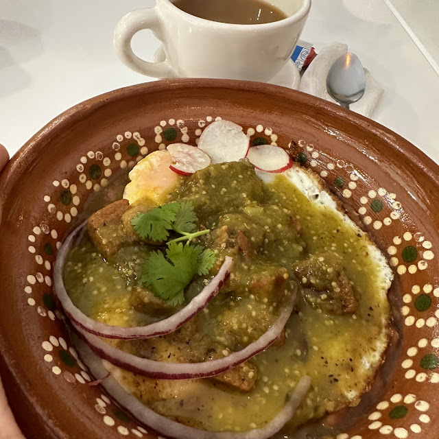 Con Chicharrón En Salsa Verde